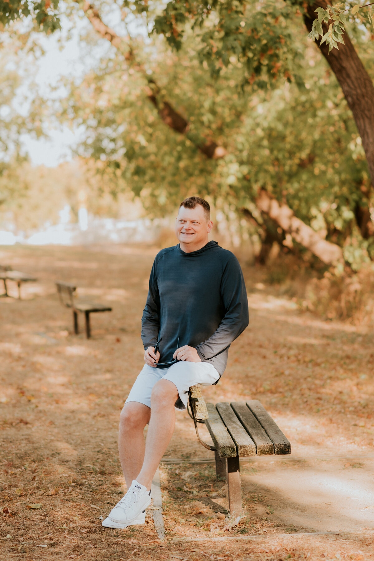 Professional online dating portraits designed to boost your matches on Tinder, Bumble, and Hinge. Show up as your best self with confidence!