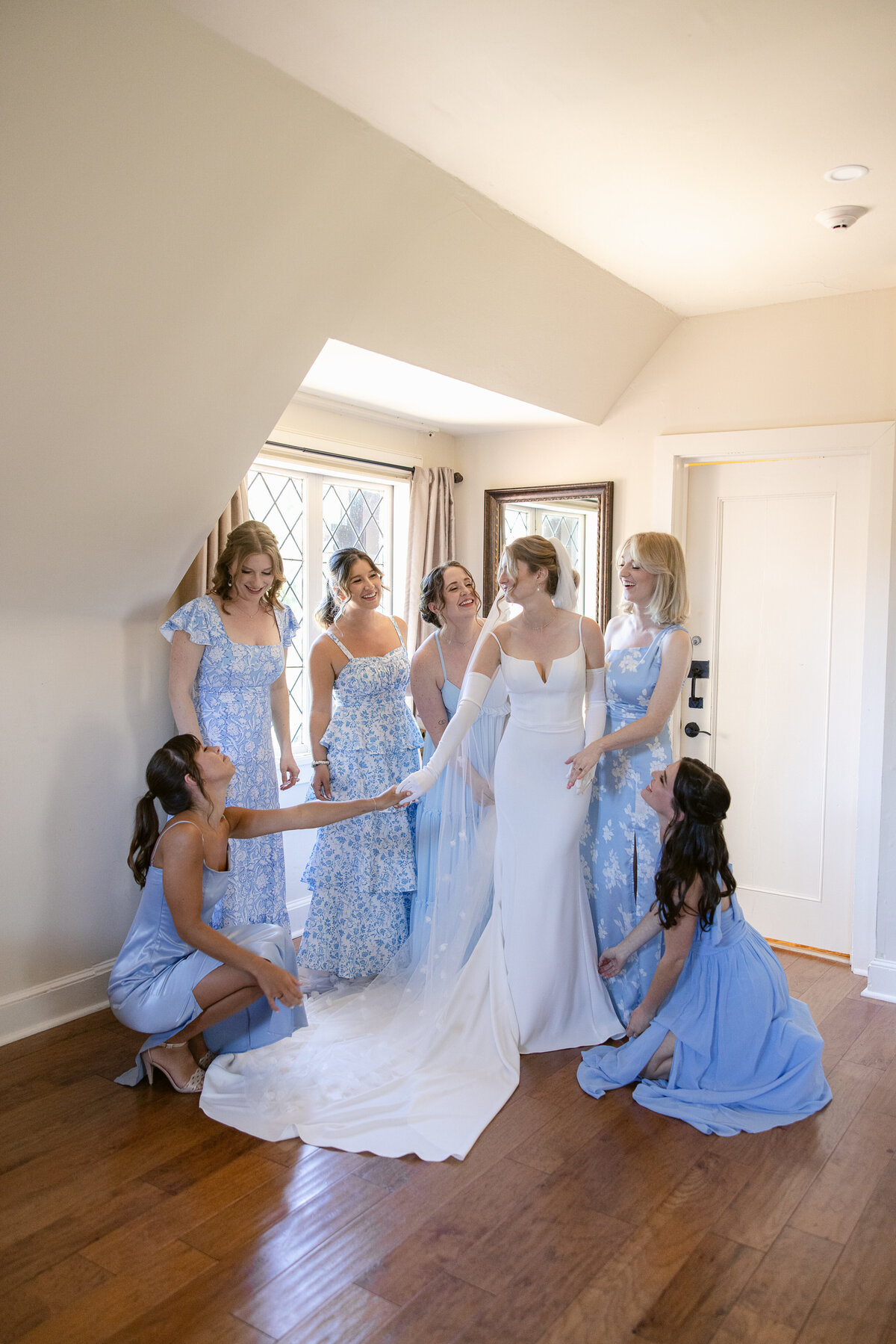 bride-and-bridesmaids-wedding-photos-in-the-bridal-suite-saint-clements-castle