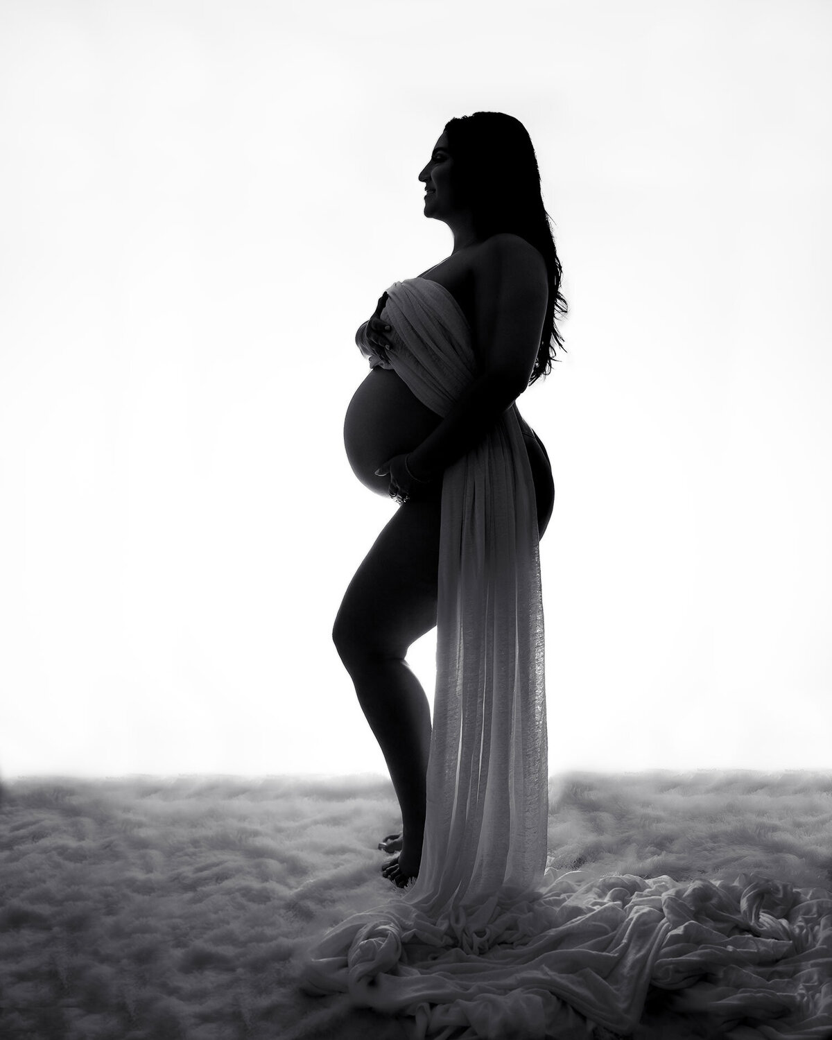Tally Safdie Photography maternity pregnancy session silhouette classic black and white
