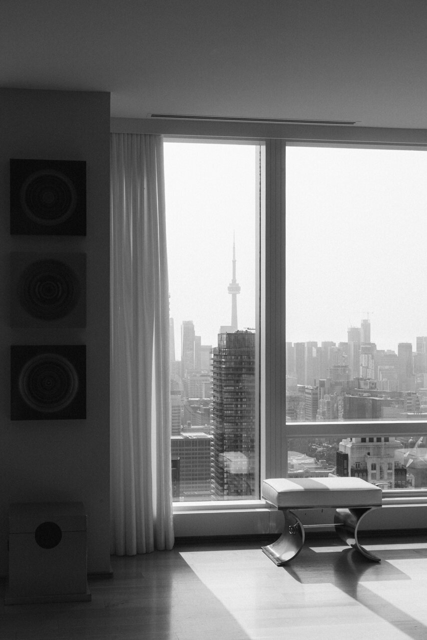 Four-Seasons-Toronto-Luxury-Wedding-Photographer-Raphaelle-Granger-2