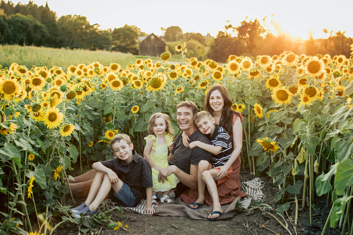 sunflower-farm-hillsboro-family-photos-2