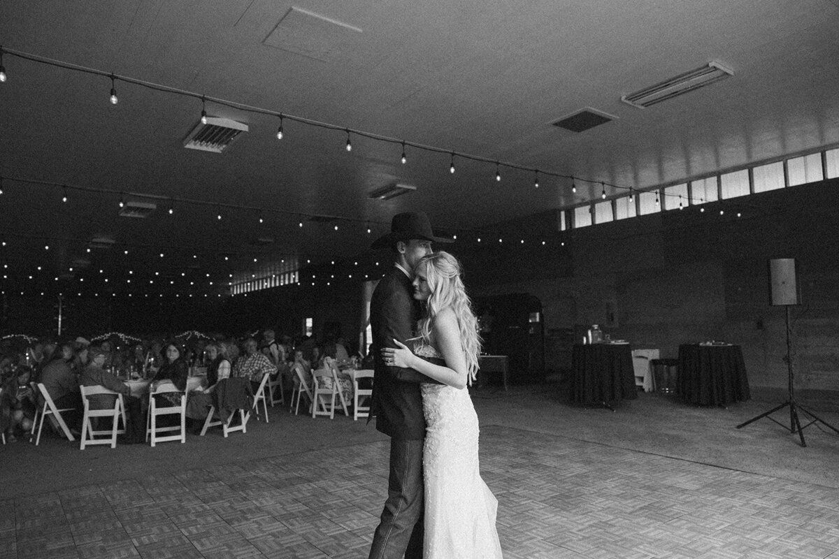 presley-gray-western-montana-wedding-8624
