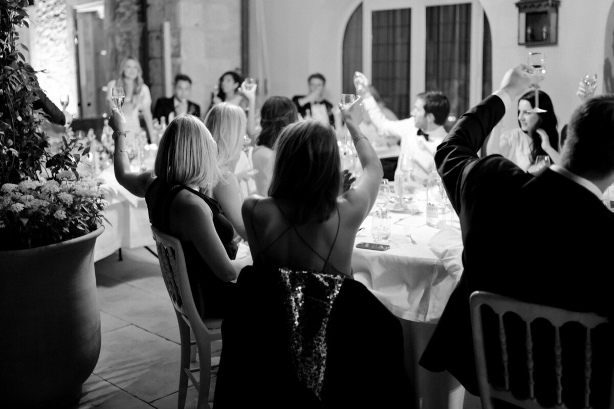 178_Provence_Luxury_Wedding_Photographer (220 von 235)_Provence Luxury Wedding Photographer. A timeless and elegant destination wedding at La Bastide de Gordes captured by luxury wedding photographer Flora and Grace.