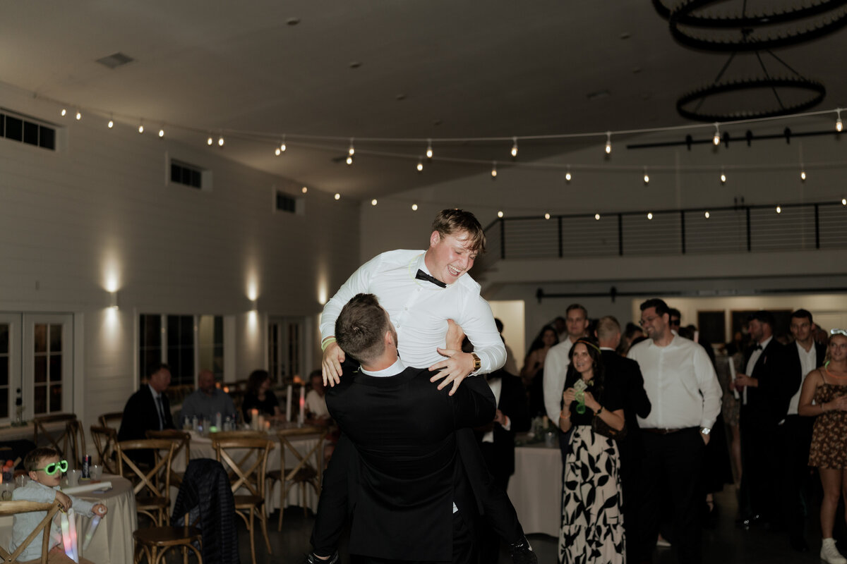 pile-wedding-1074