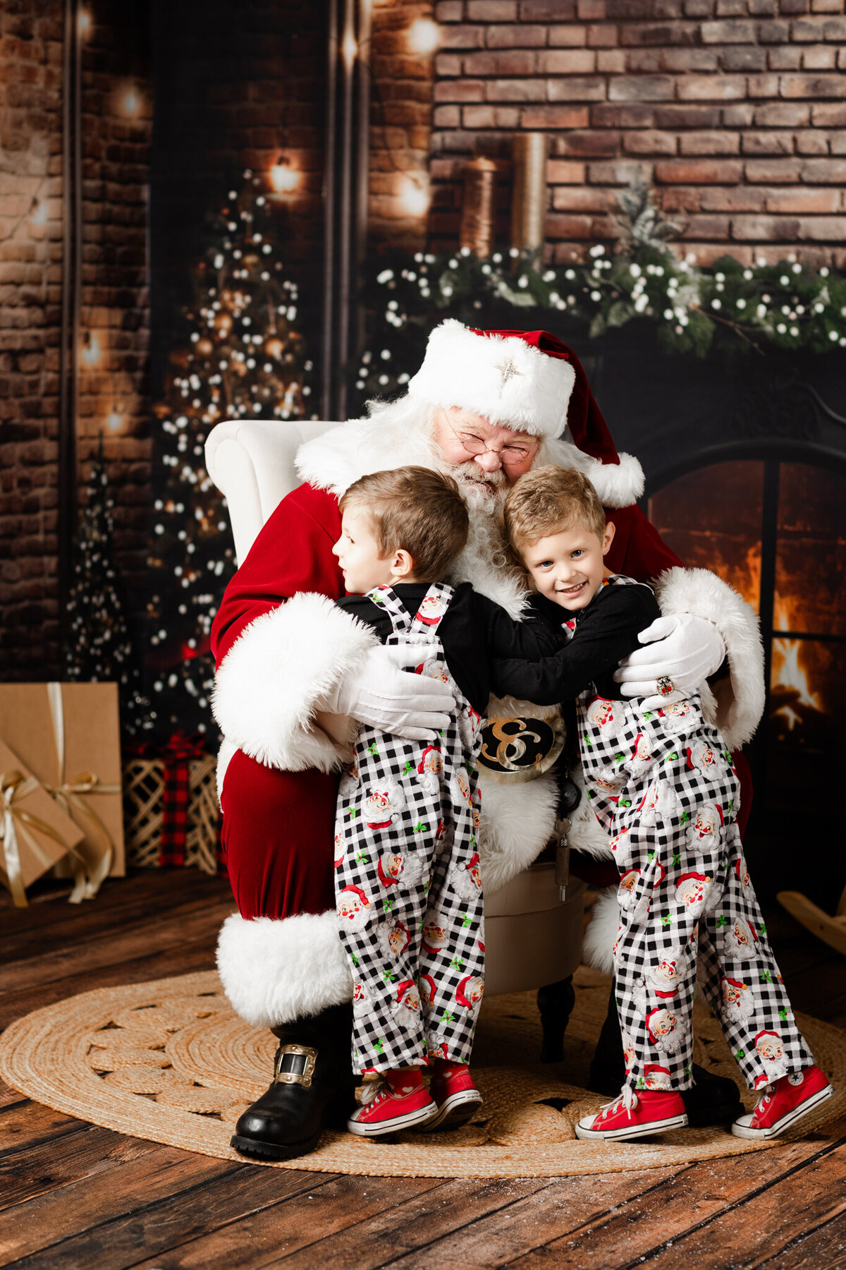 Best NWA holiday photographer, holiday portraits near me, Northwest Arkansas holiday photography, NW Arkansas holiday photos, NWA santa photos