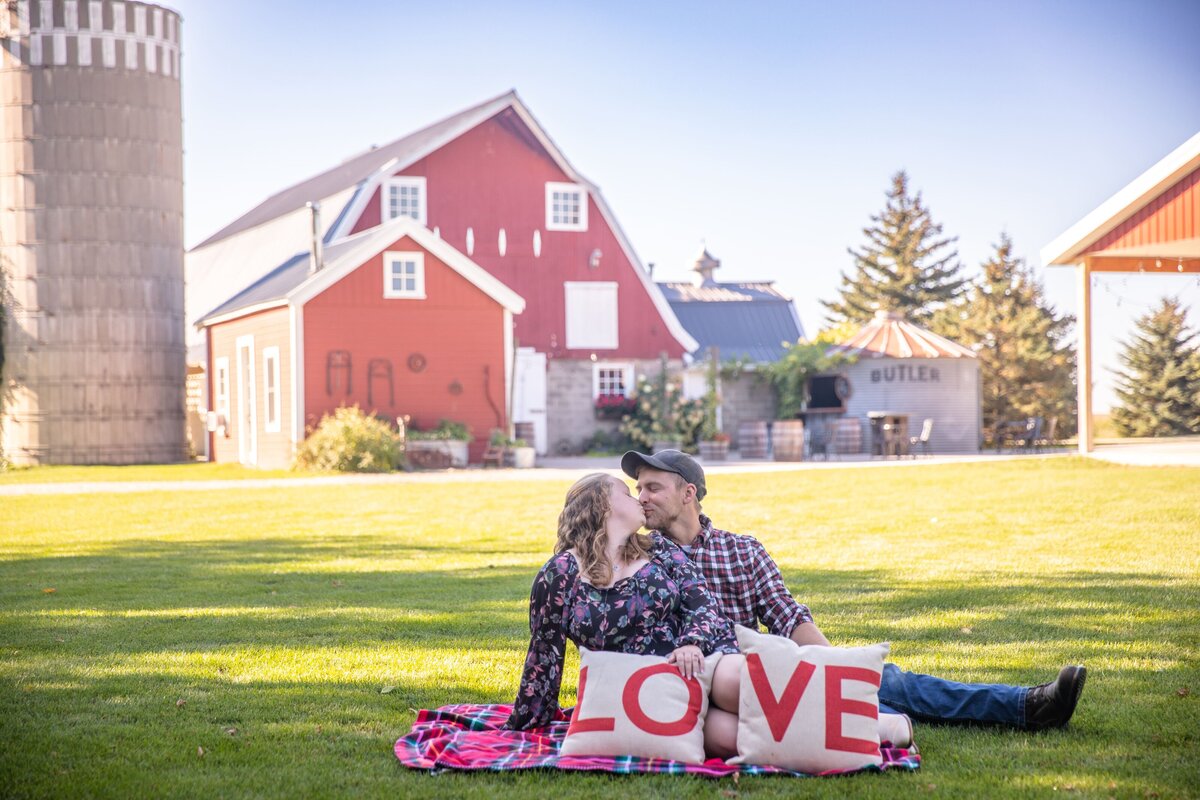 Tyler & Sierra Engagement Photo - DVX20712