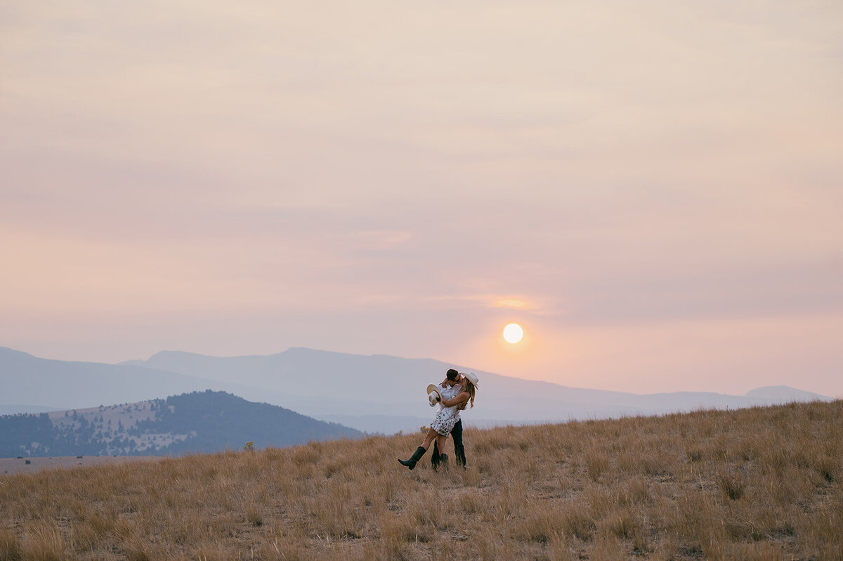 presley-gray-photo-rustic-western-montana-wedding-2574