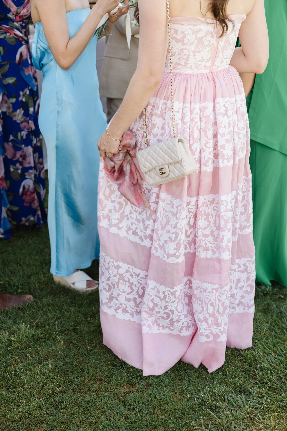 Elegant-wedding-guests