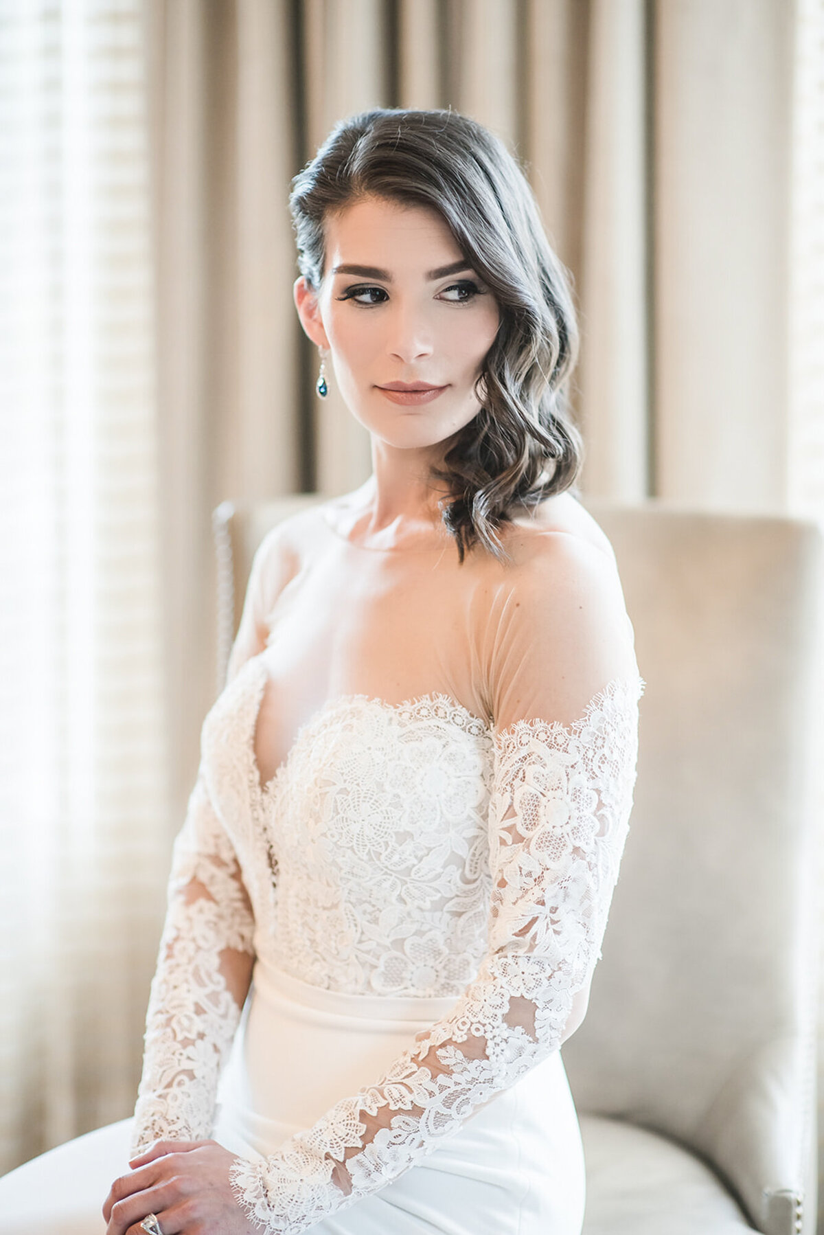 A modern sophisticated black tie Jewish wedding at the Townsend in Birmingham Michigan provided by top rated Metro Detroit wedding photographer Kari Dawson2