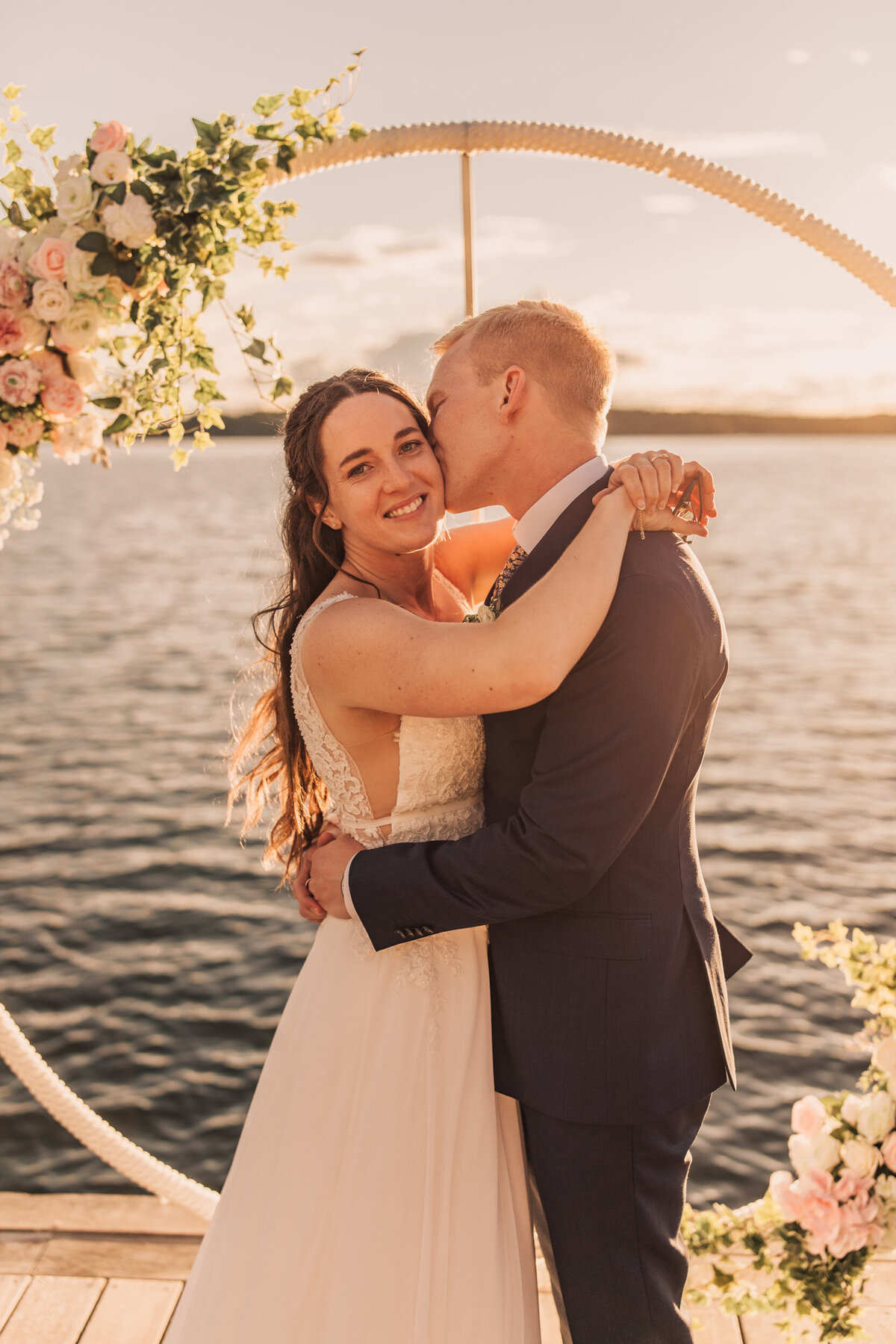 Bröllopsfotograf Stockholm golden hour