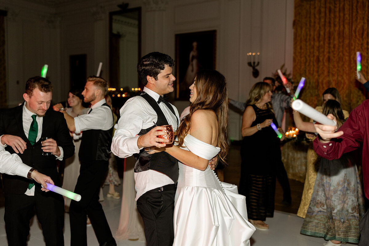 pretty-palm-leaf-event-co-dylan-and-erynn-wedding-at-the-nixon-25