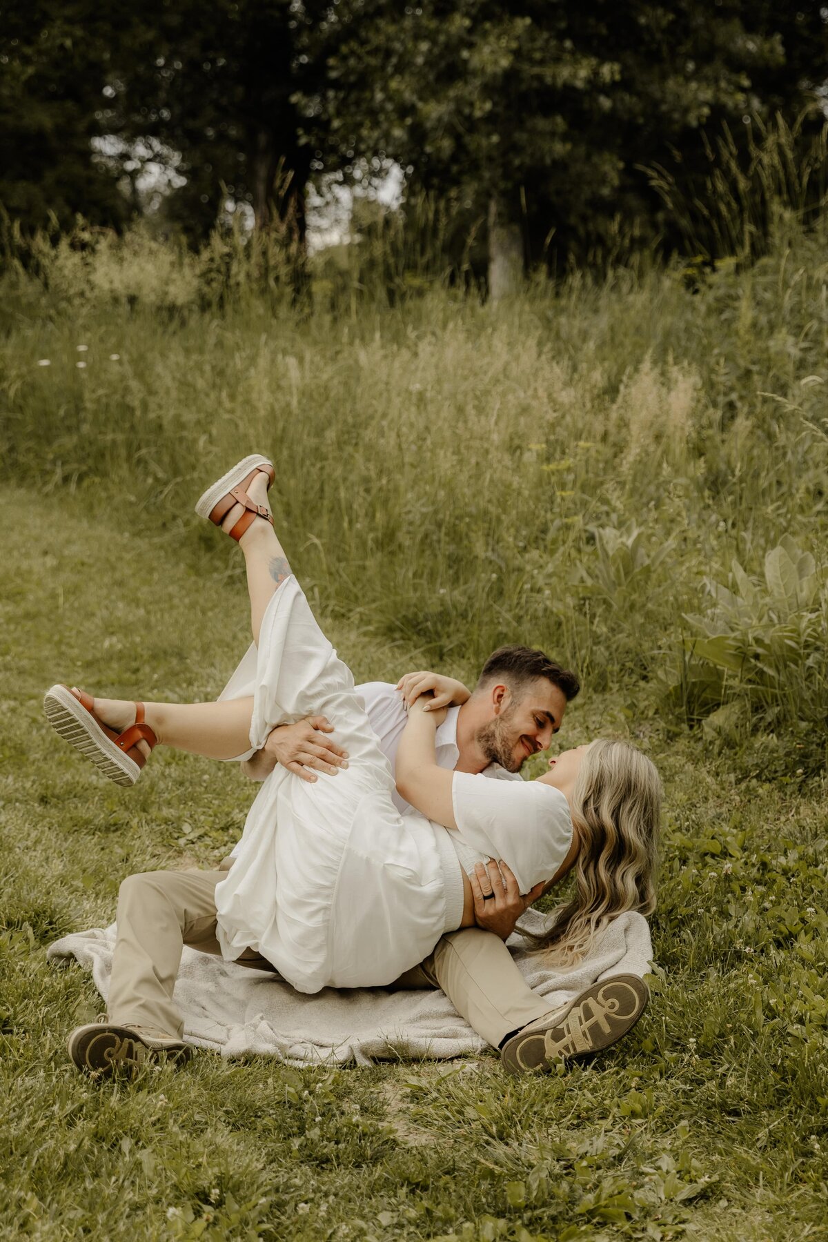 lighthearted-engagement-session-22