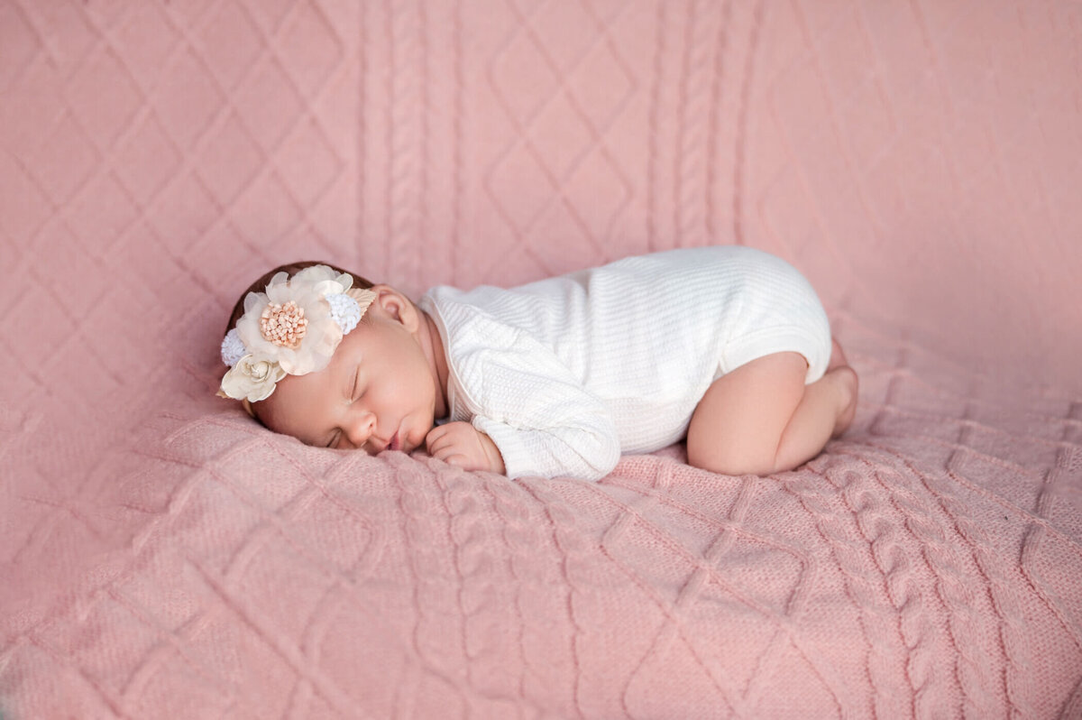 Detroit-Area-Newborn-Photographer-1--6797