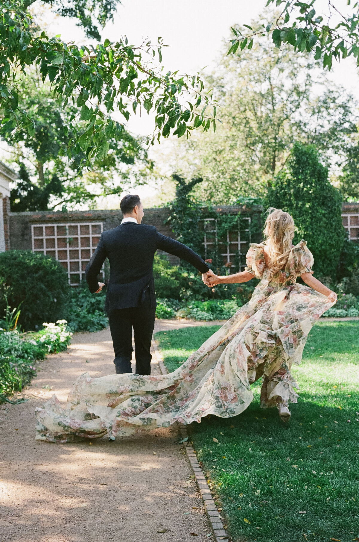Berlez-Aspen-Avenue-Chicago-Wedding-Photographer-Engagement-Session-Chicago-Botanic-Garden-Selkie-Luxury-Editorial-Film-29