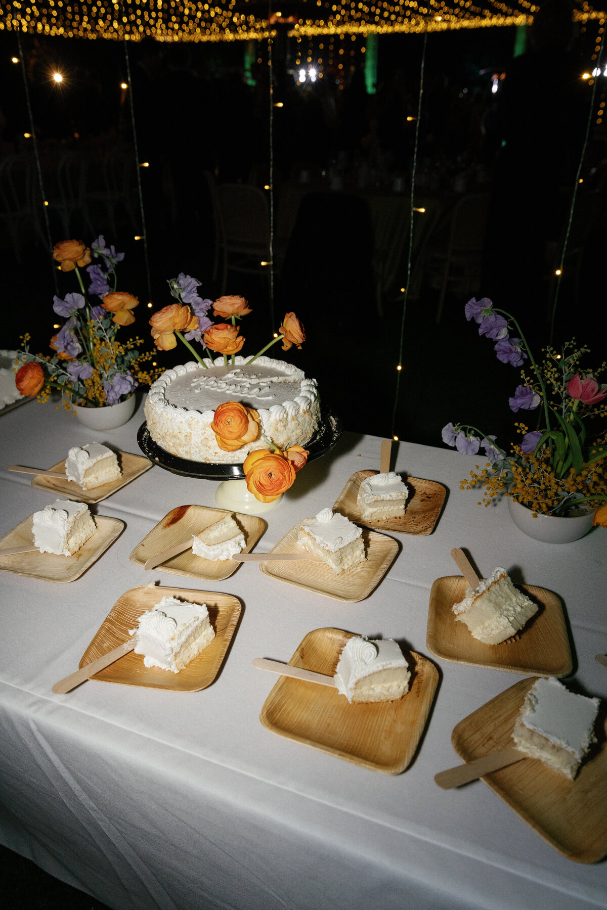 GraceMax-VillaRoyalePalmSpringsWedding-Dancing-7