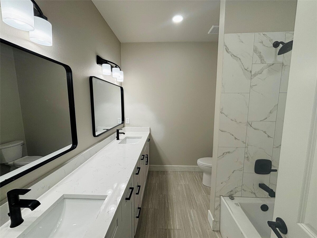 17 hall bath