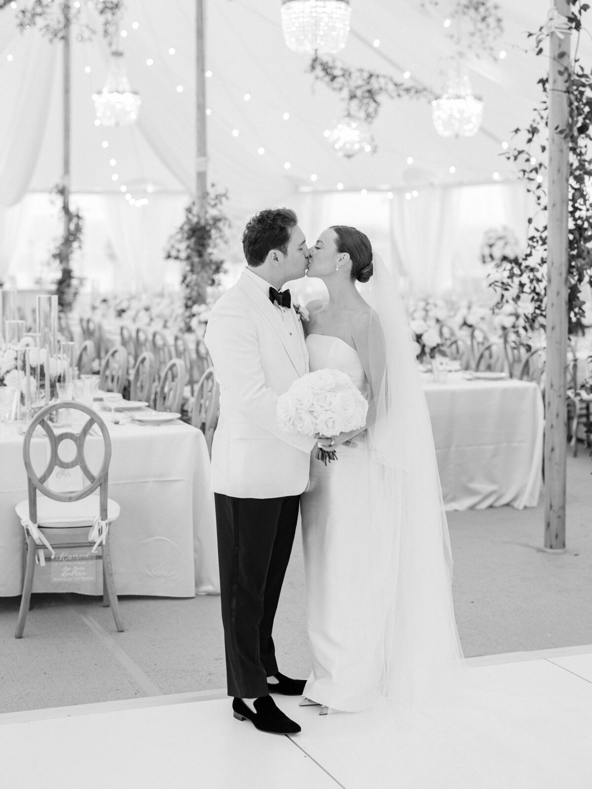 Greenwich-bride-and-groom-kissing