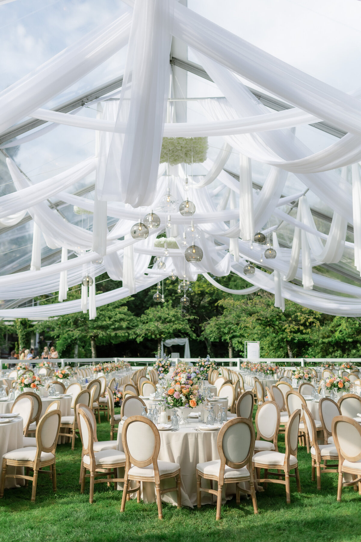 MeghanHemstra-Colourful-Vancouver-Garden-Wedding-126