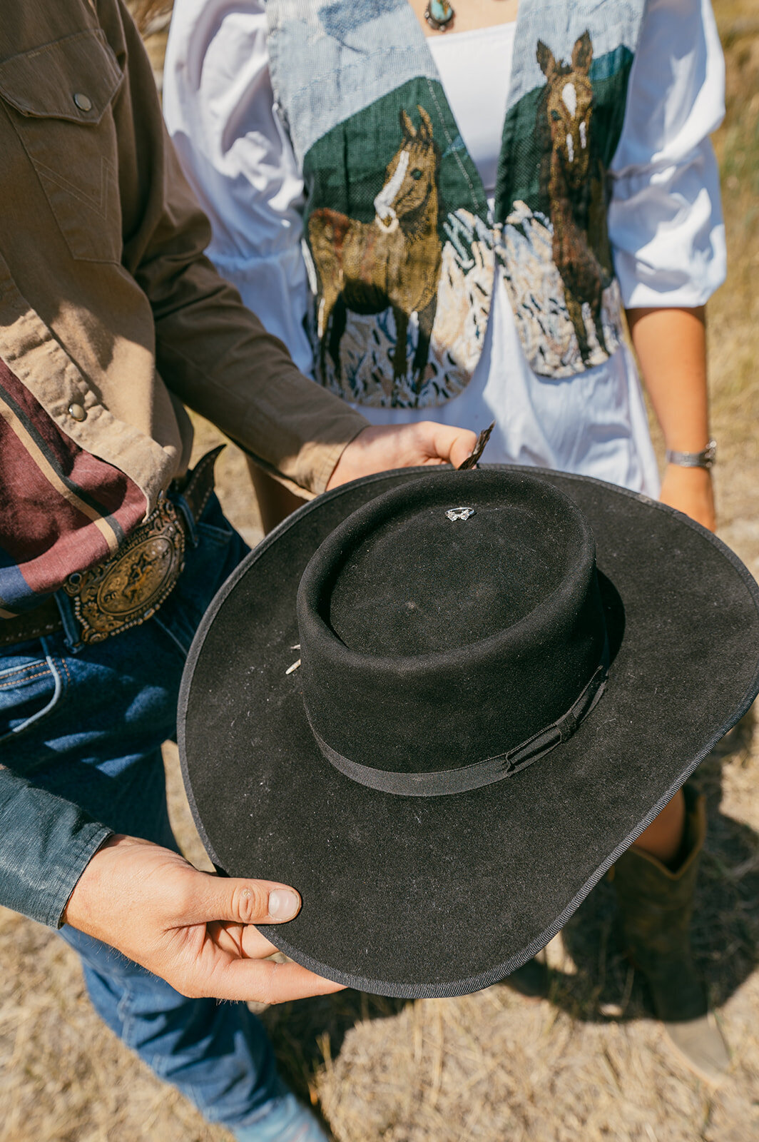 presley-gray-photo-haybale-forest-montana-elopement-7662