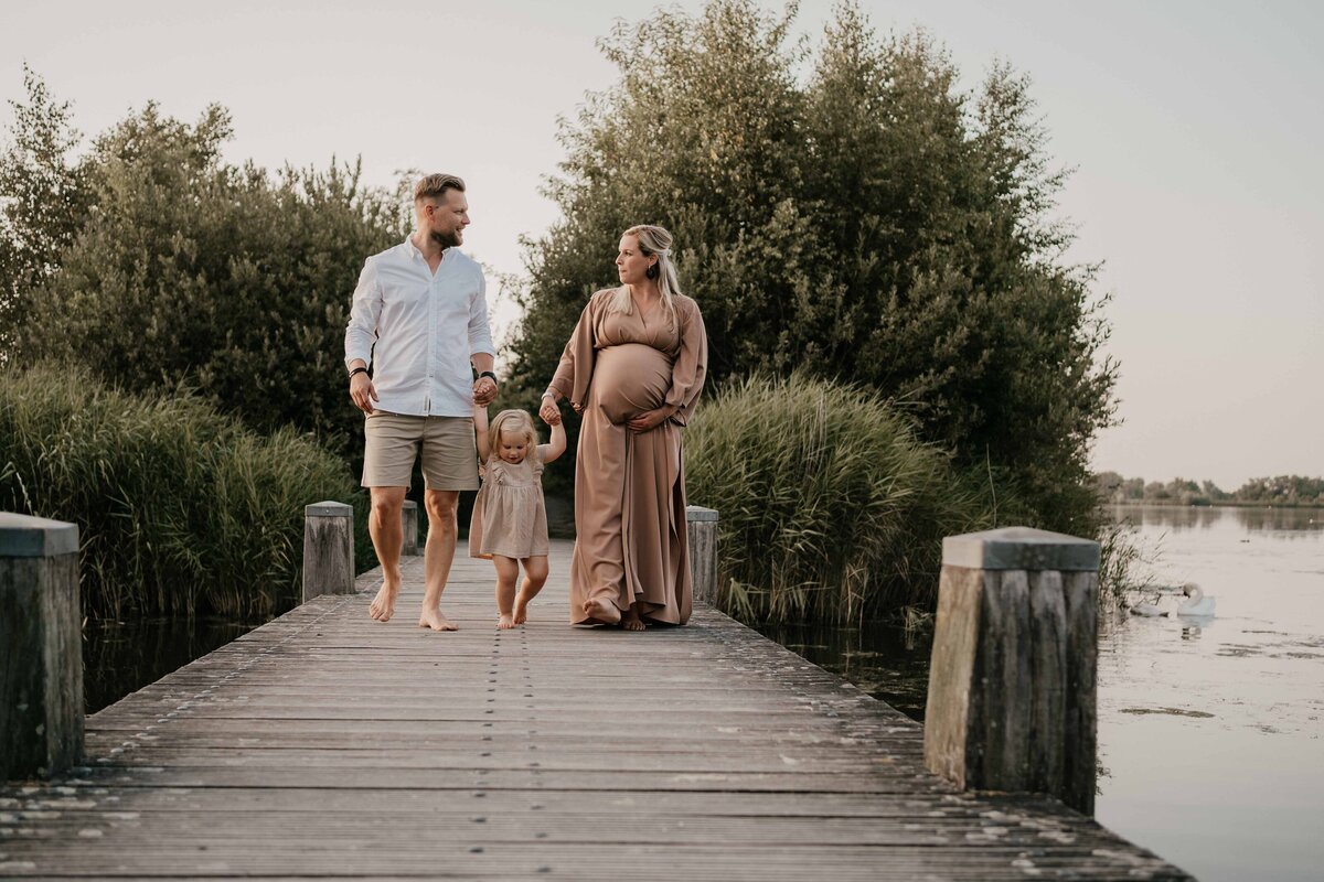 leukfotografie-zwangerschapsshoot-het-twiske-ontspannen.-16
