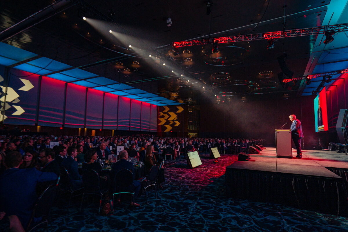 kansas-city-event-photography-0003-conference-stage-with-large-screens