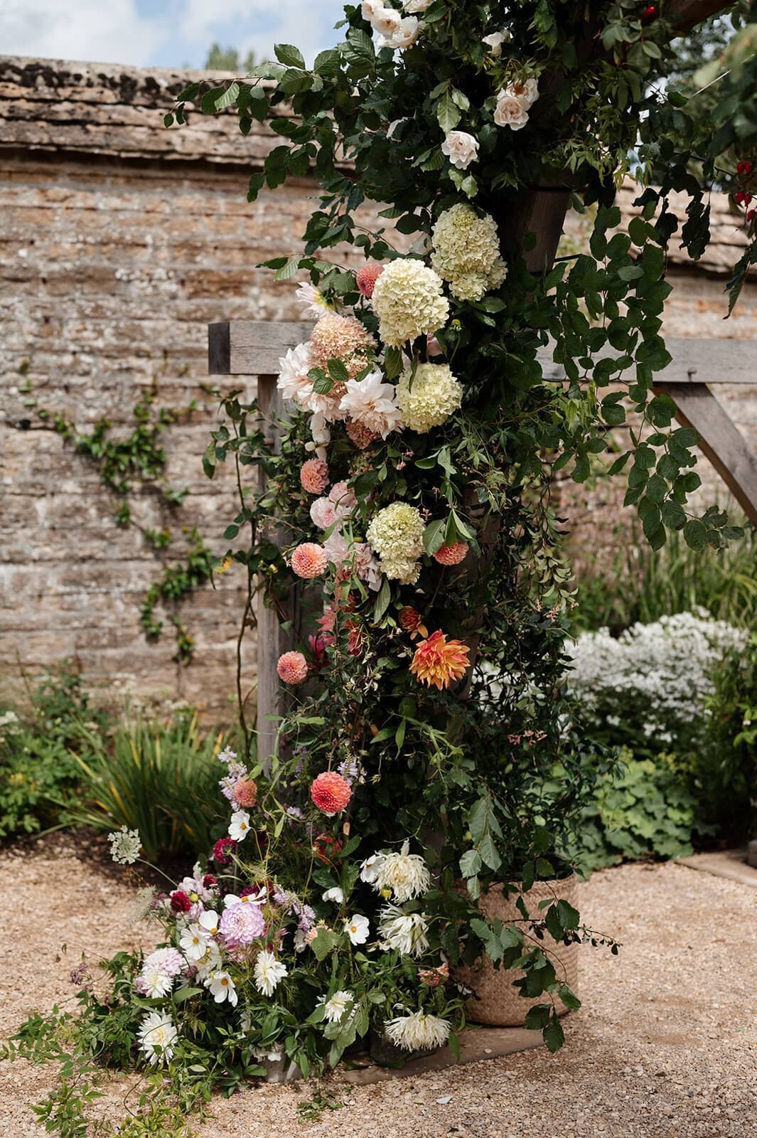 colourful-wedding-ceremony-flowers