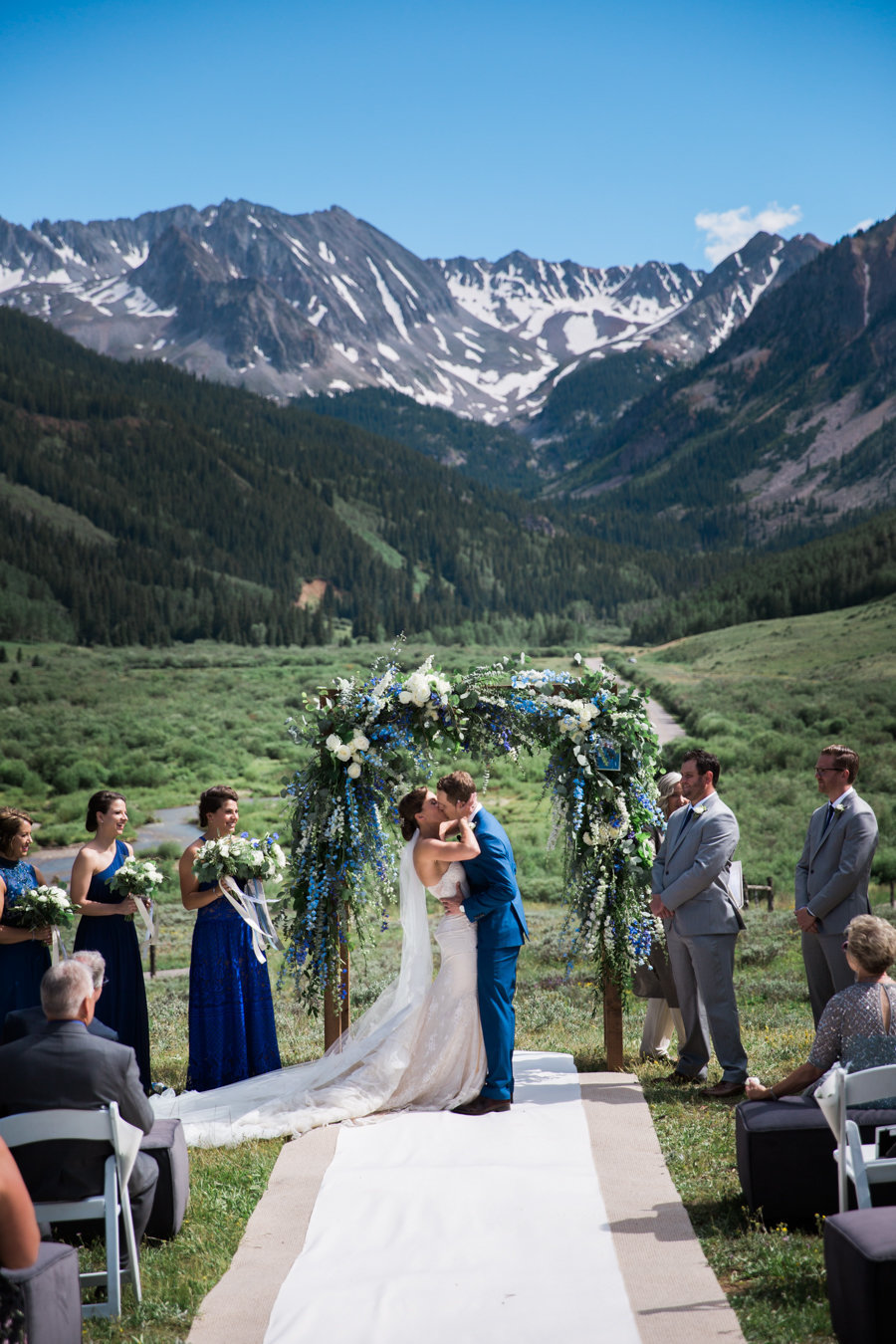 aspen-wedding-photographers-pine-creek-cookhouse-wedding-woodnote-photography-walk-of-frame-gj-5