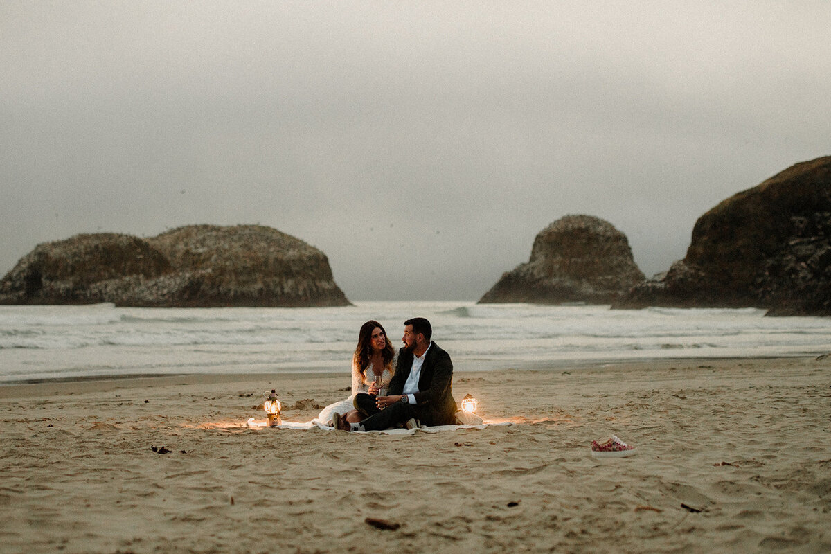 717 Cannon Beach Elopement Photographer_Wedding at Cannon Beach_Hug Point Elopement_Erica & Nate-2545_websize