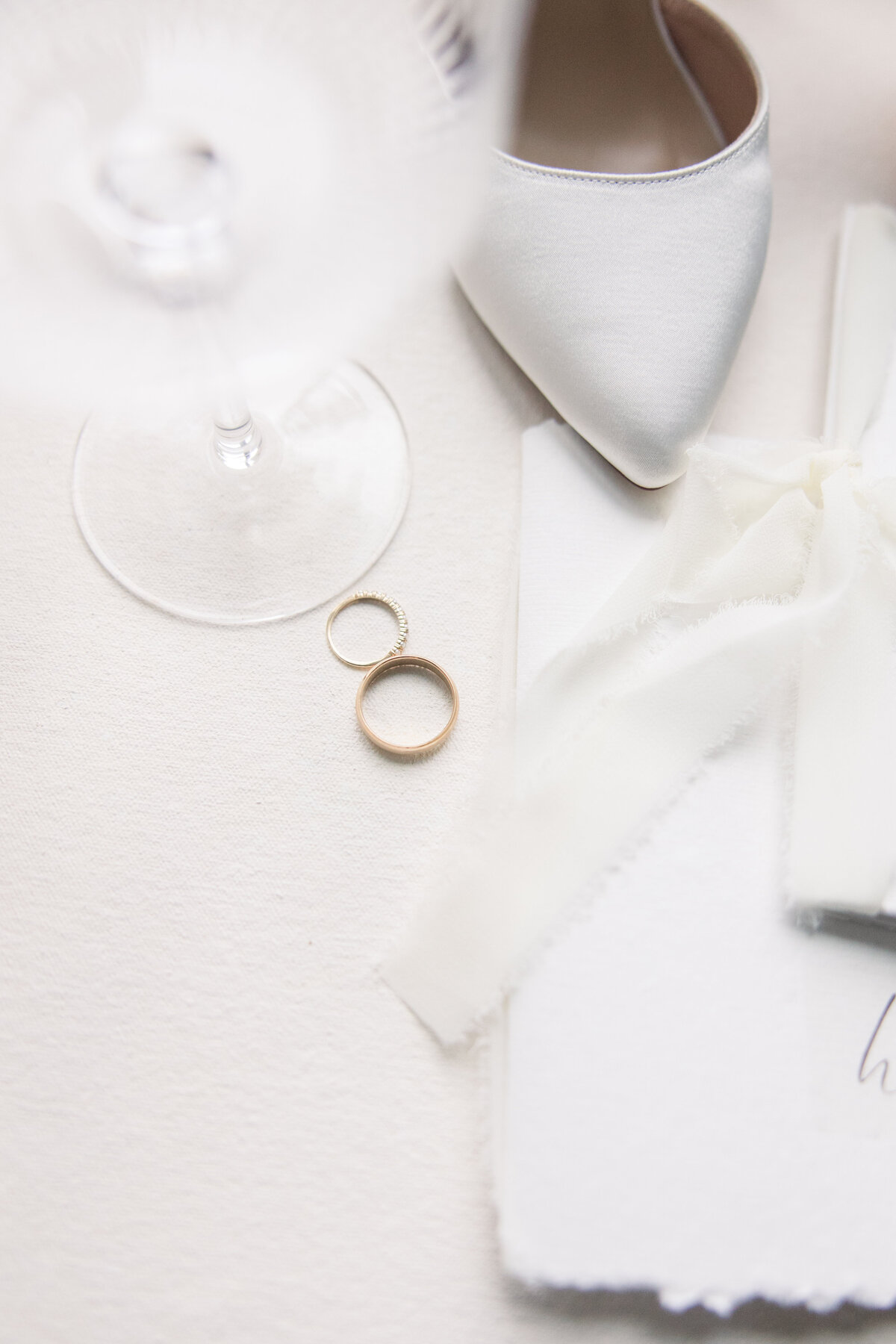 The Estate at Via Las Palmas Palm Springs Light and airy spring wedding southern california wedding venue luxury photography-22