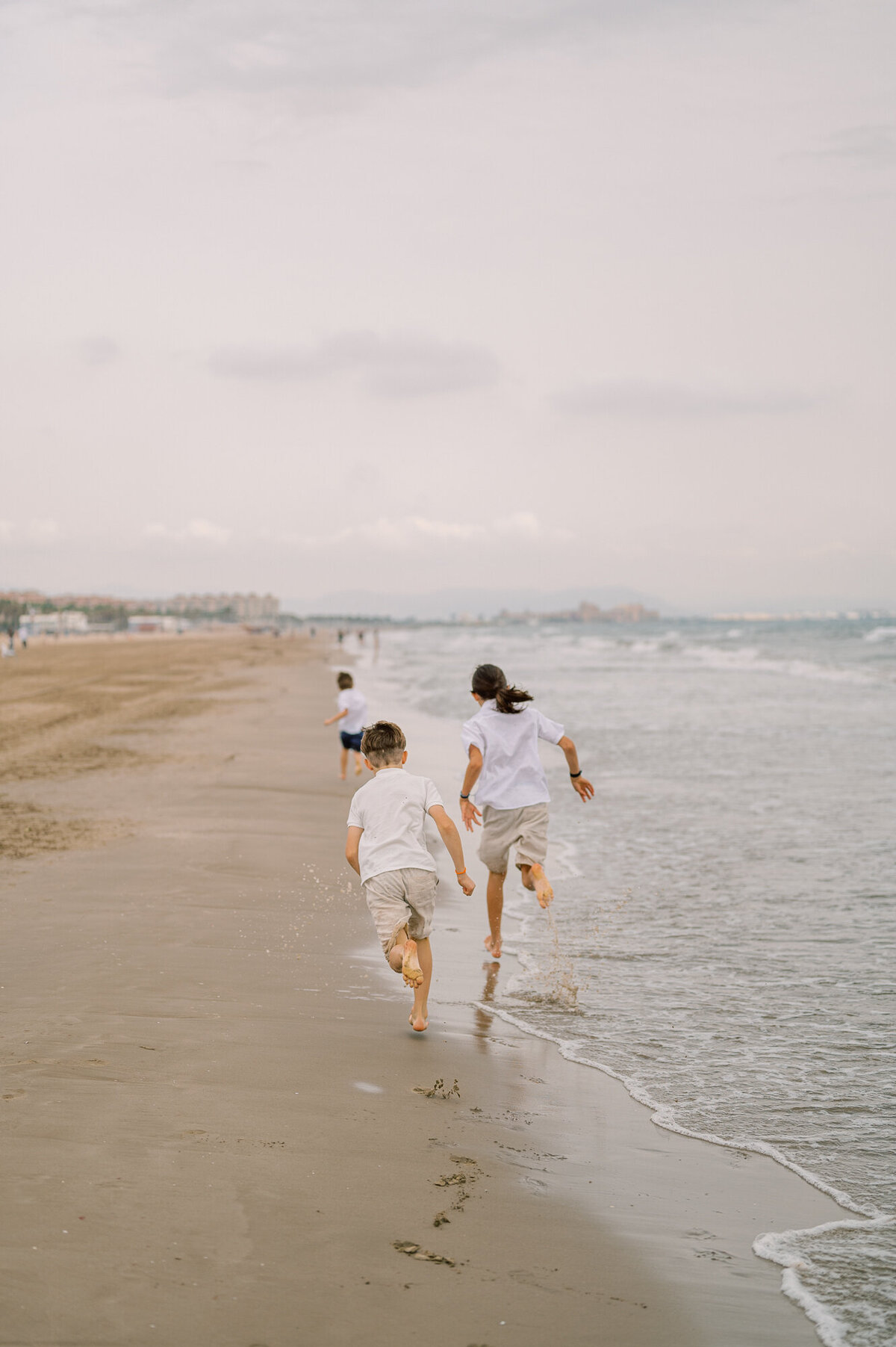 Family-Photographer-Valencia-Beach-Malvarrosa073