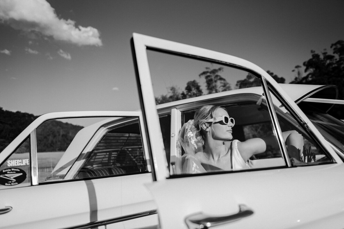 Bride-photoshoot-posing-ideas