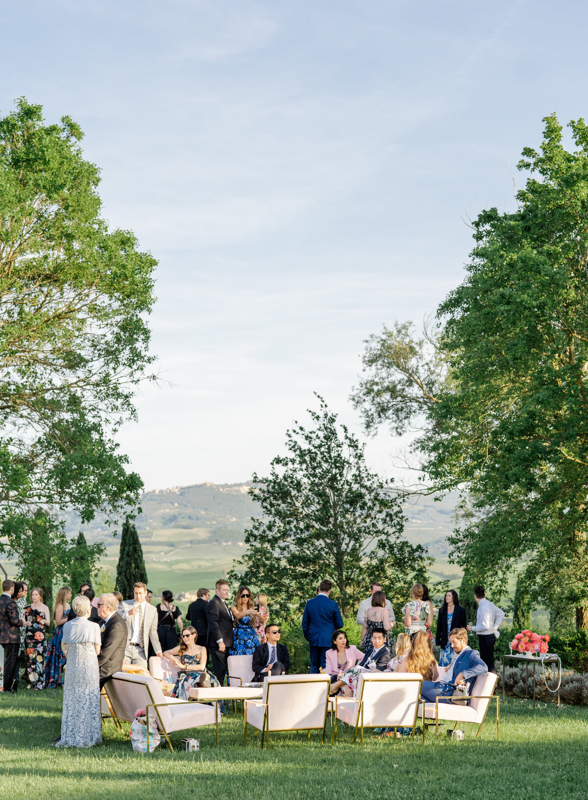 26-rebecca-yale-tuscany-floral-wedding-borgo-finocchieto