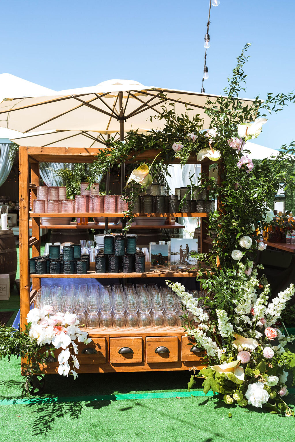 Drinkware arrangement | Bella Fleur