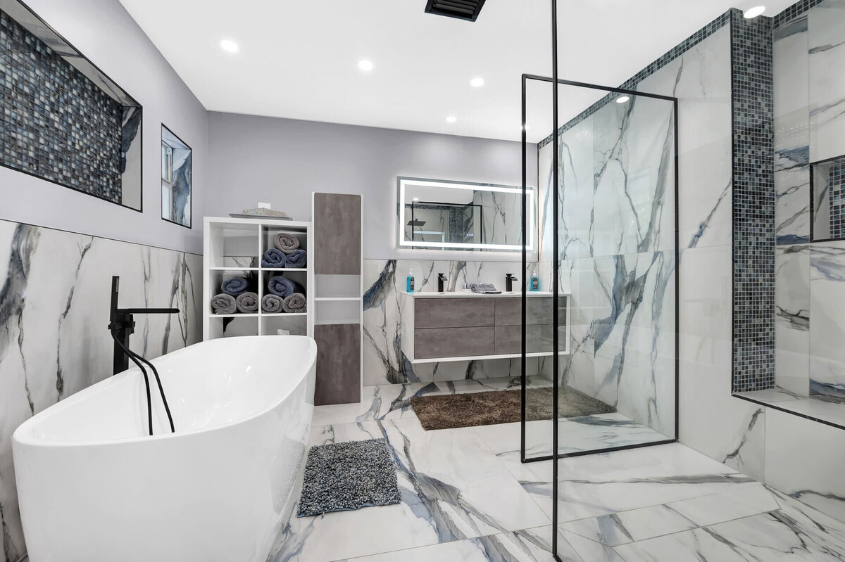 Bathroom 1 (1)