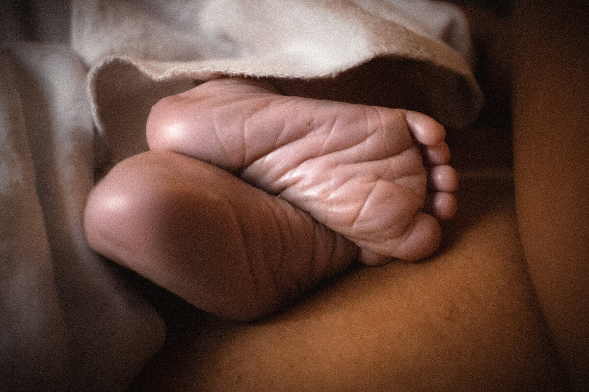 homebirth baby feet