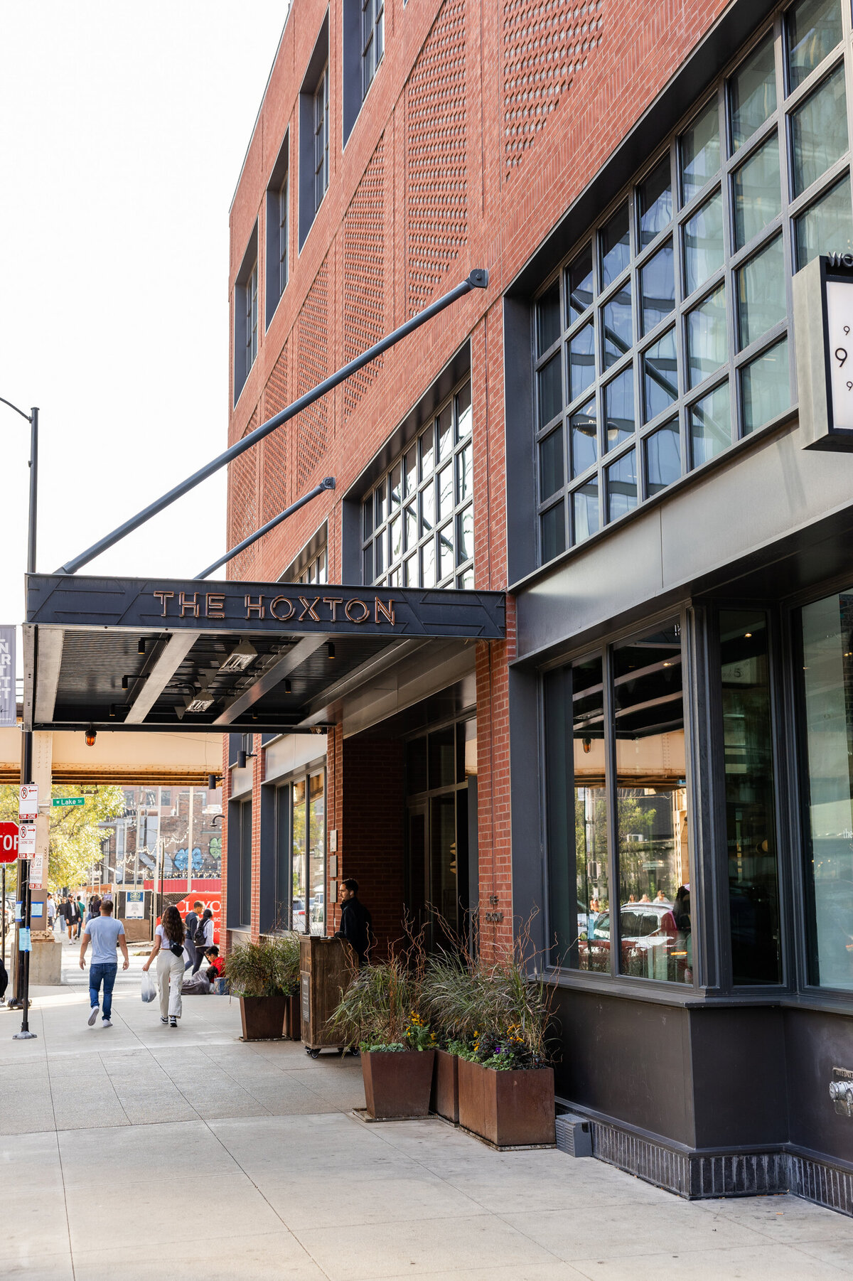 intimate-chicago-elopement-wedding-hoxton-hotel-photos-32