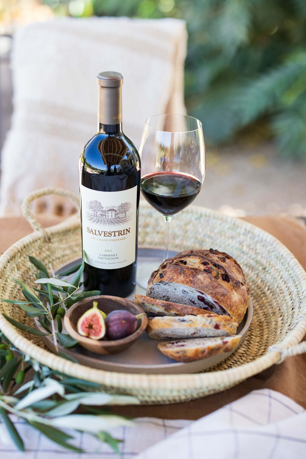 Salvestrin-Wine-with-figs