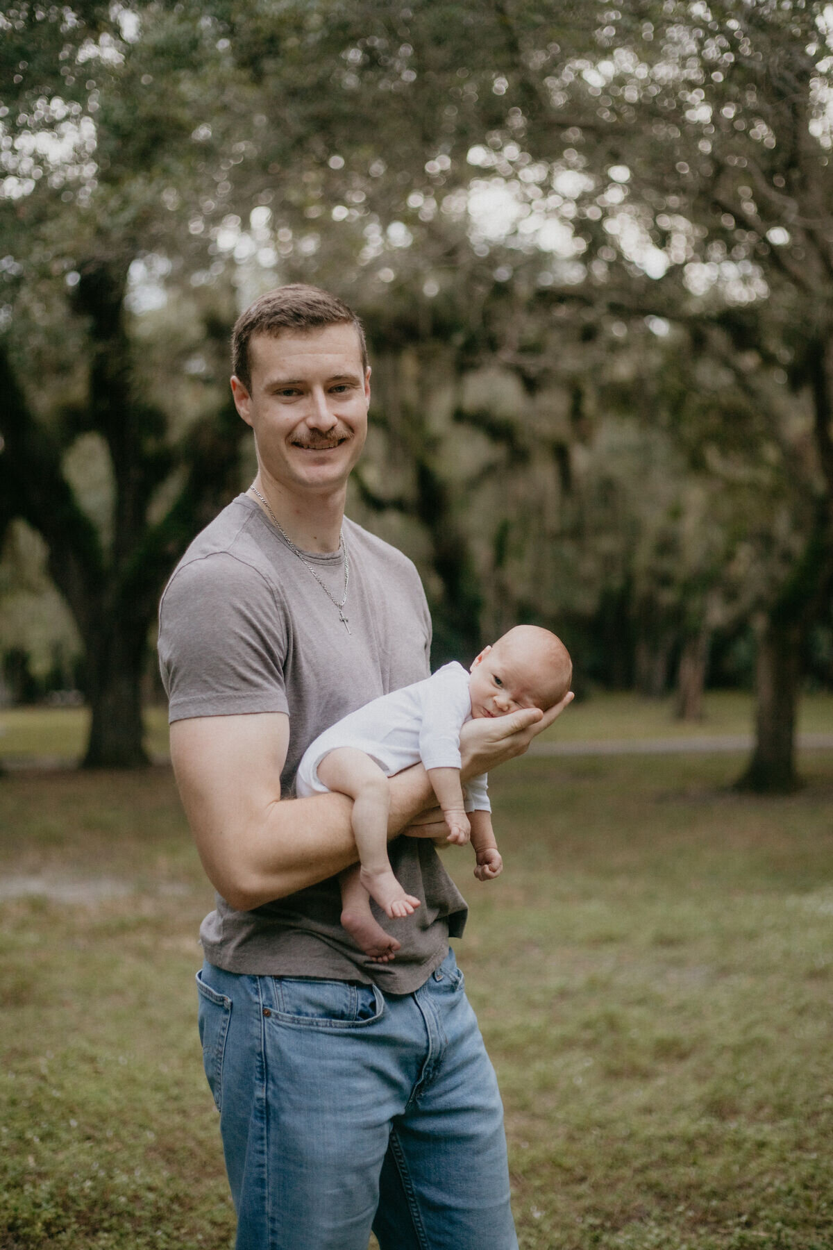 outdoor-newborn-photoshoot-6