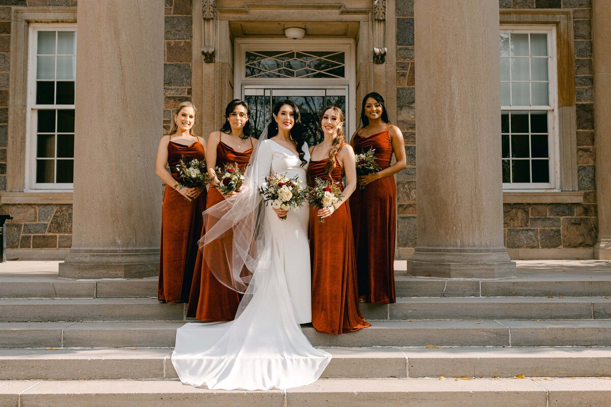 Bride-bridemaids-photo-session-20