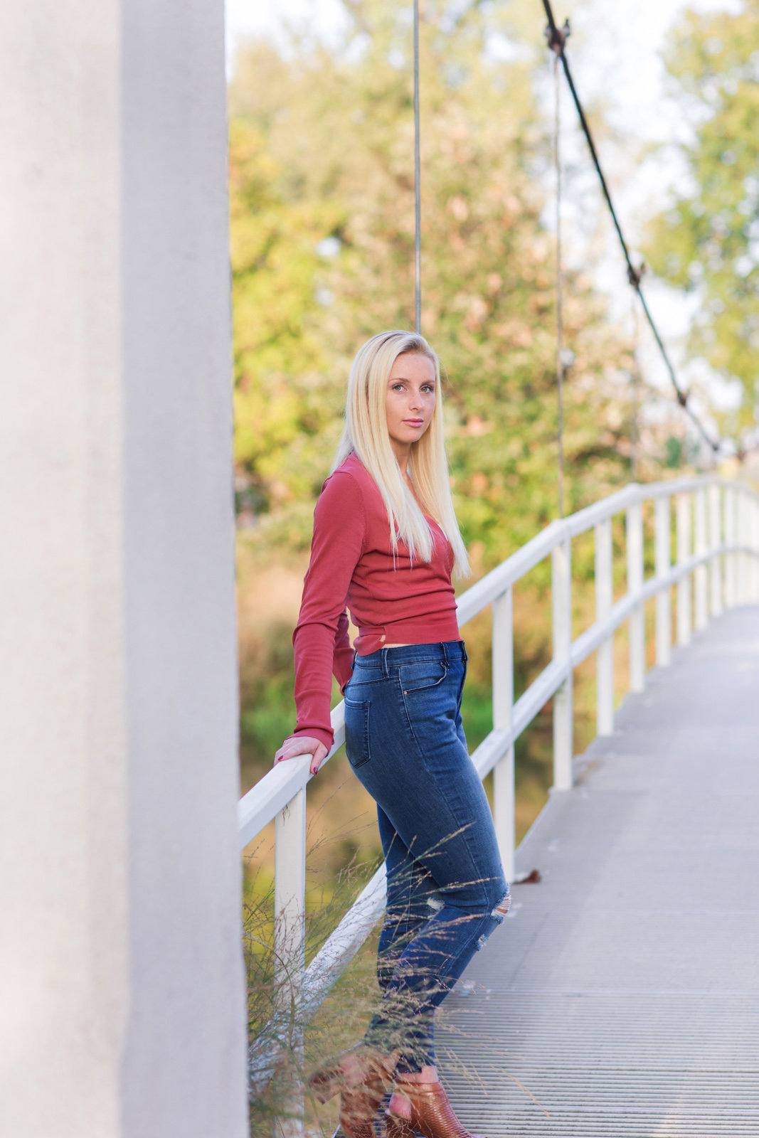 L Photographie high school senior photos fall Forest Park 35