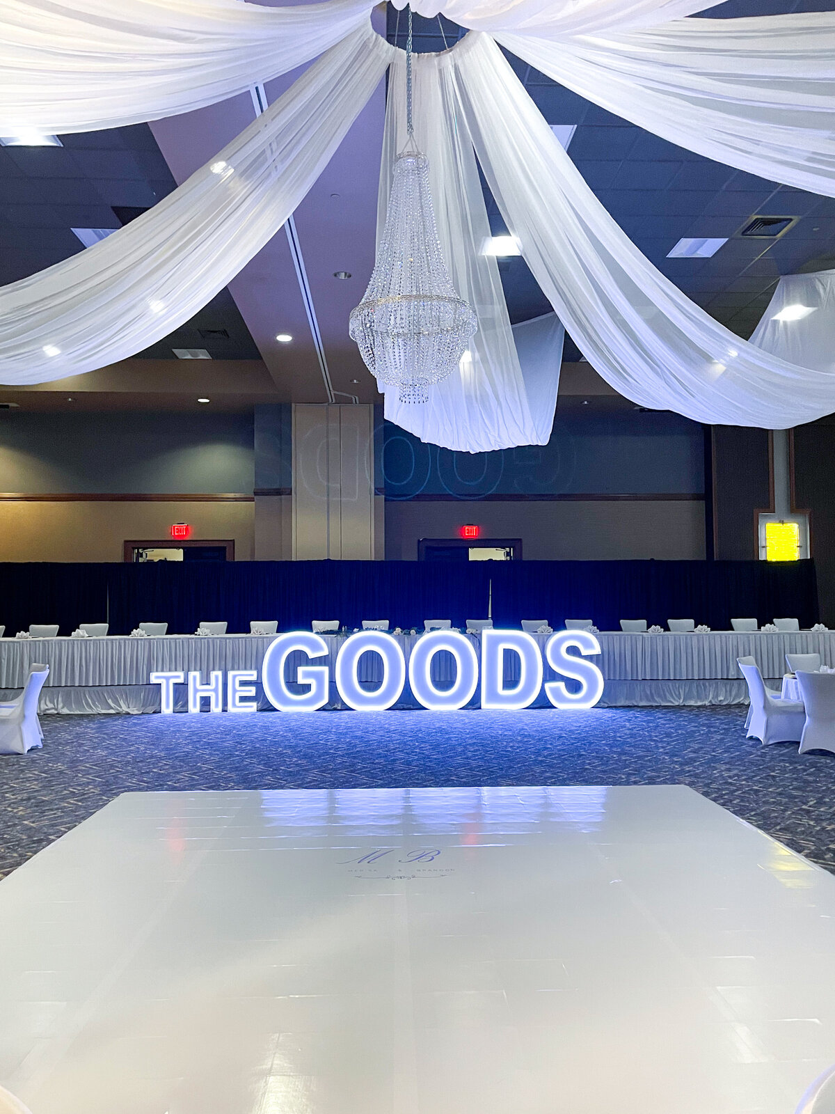 Subtle Flex Designs wedding balloon decor