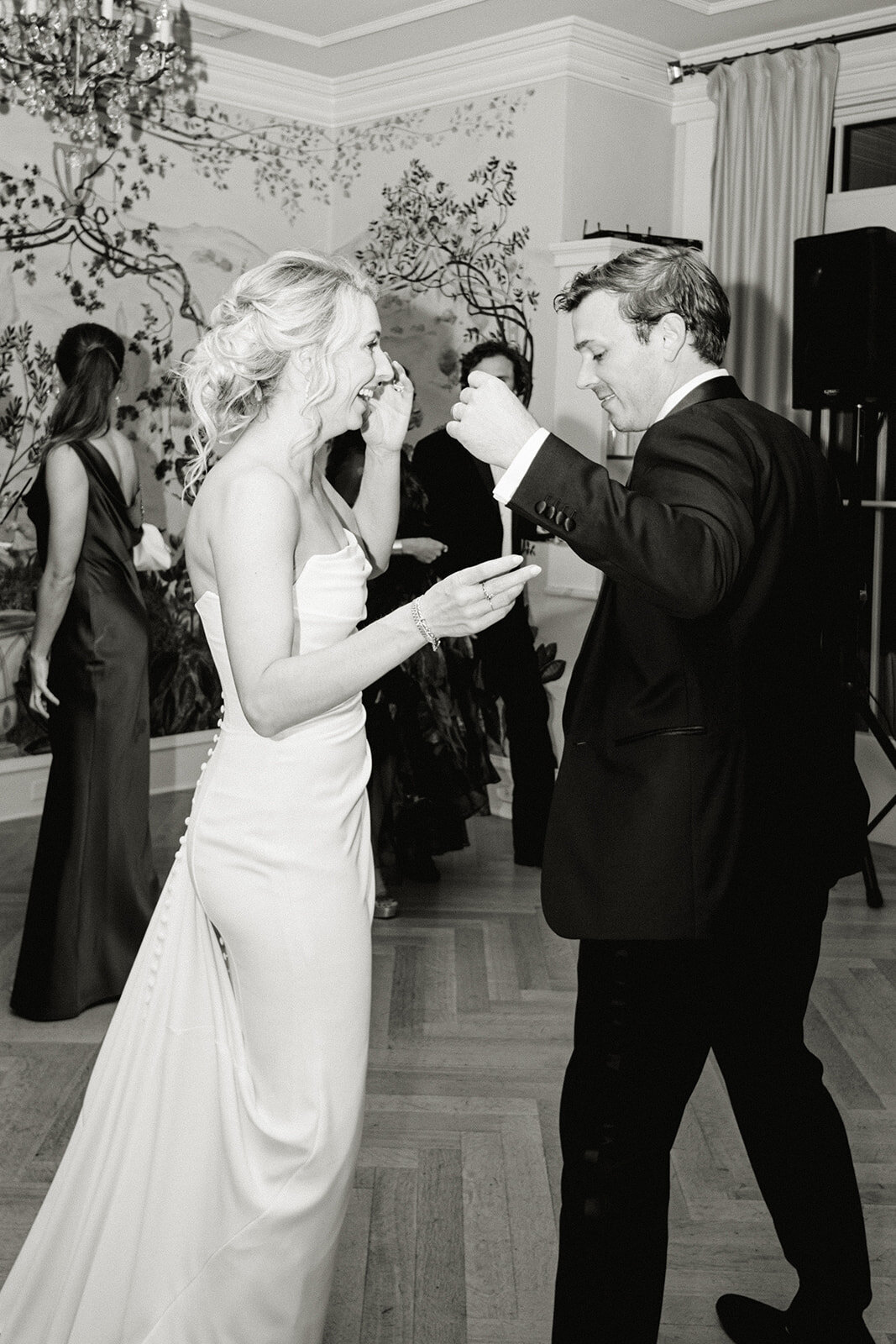 Wedding_Chanler Cliff Walk_Newport Mansions_RI__7185T4A5894©HilaryBlock