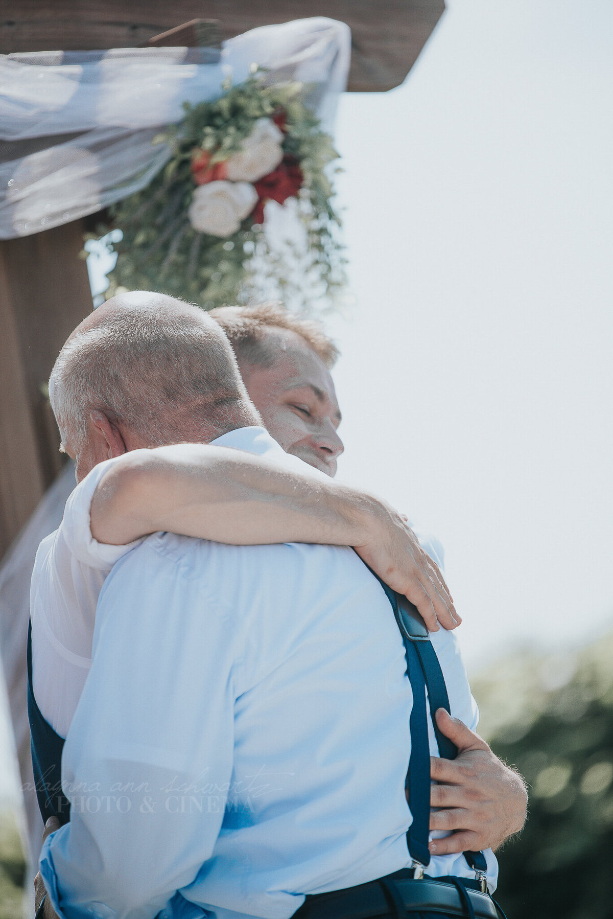 ceremony _ alaynna ann schwartz _ harpors vinyard _ iowa photographer _ playlife photography_0122