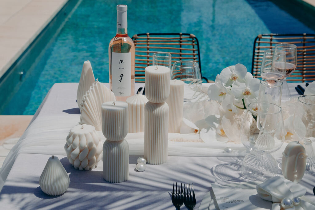 all white modern vibes in Ibiza - Veronique lorre destination florist and designer31