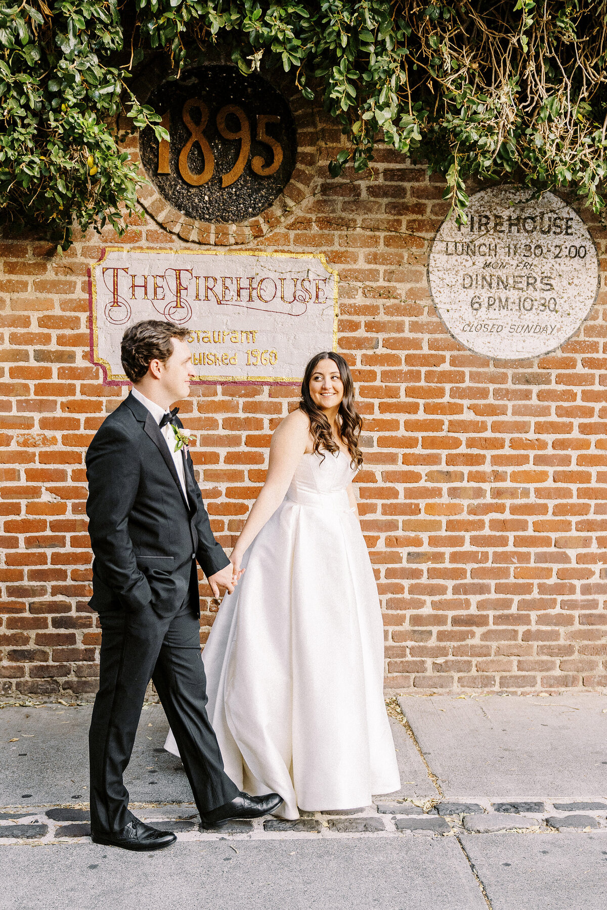 downtown-sacramento-firehouse-wedding-058