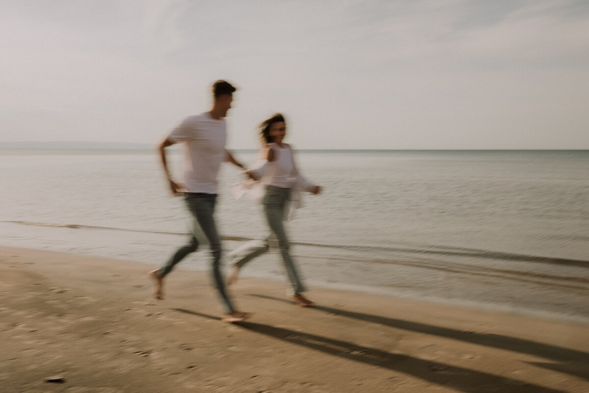 brooke-max-engagement-fall-autumn-wasaga-beach-sunset-barrie-lake-19