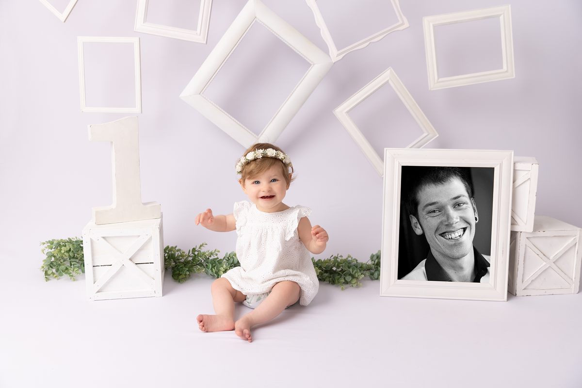 From adorable baby photos and delightful cake smash sessions to heartwarming family portraits, beautiful maternity photography, and precious newborn sessions, our expertise captures the essence of every moment.