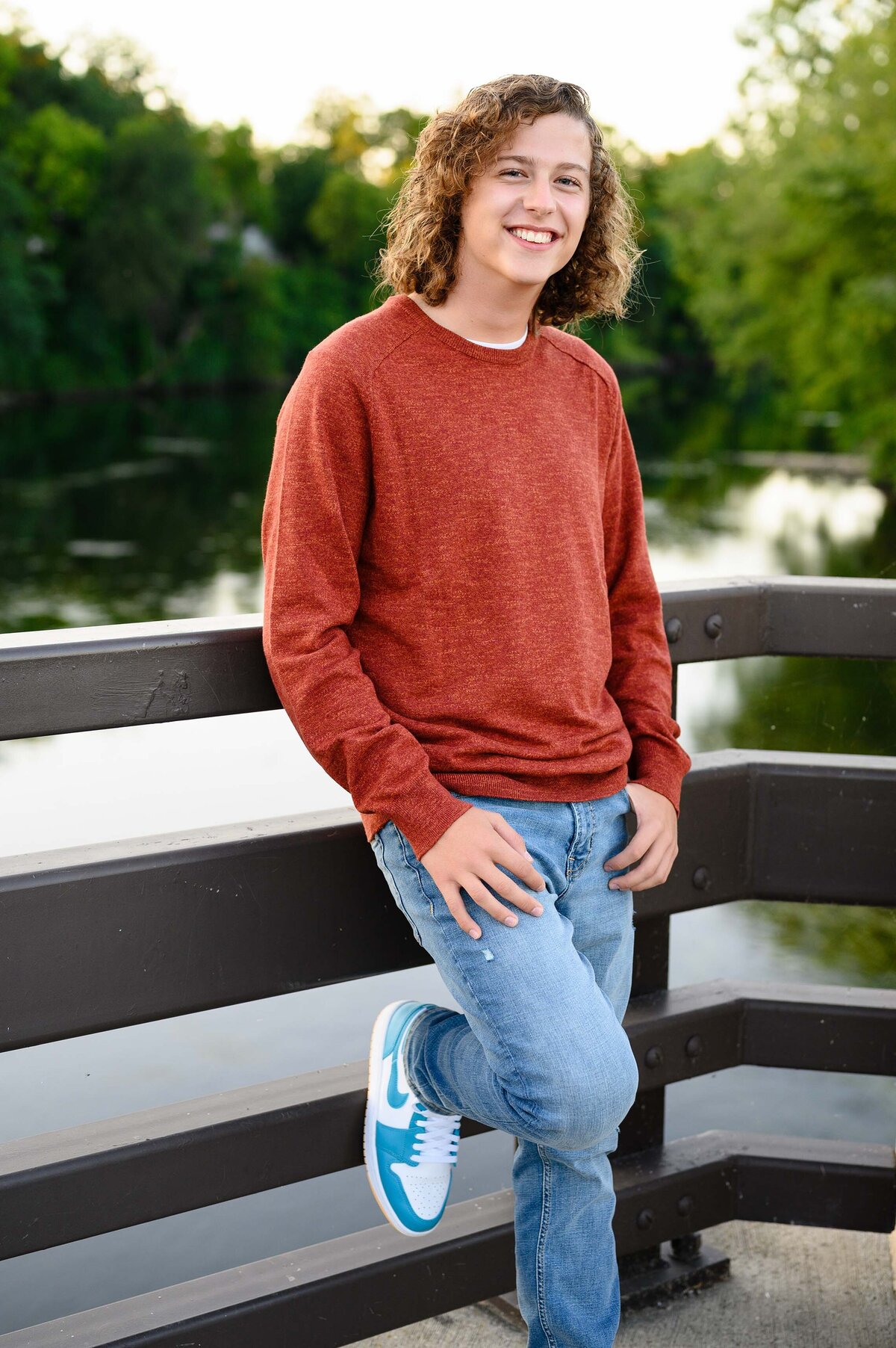 Capture your teen’s personality with professional senior portraits by Leslie Q Photography. Offering high-quality studio and outdoor sessions for seniors, perfect for yearbooks and graduation announcements. Serving South Bend, Michigan City, New Carlisle, and surrounding Michiana areas.