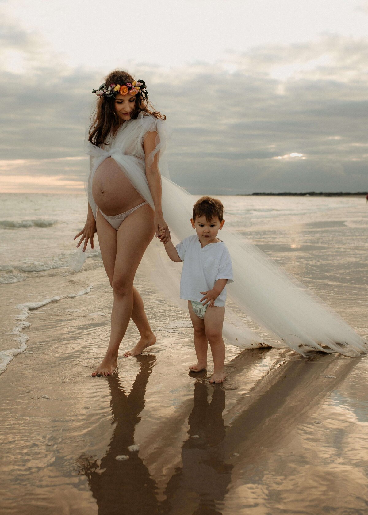 sussex-maternity-photographer-beach
