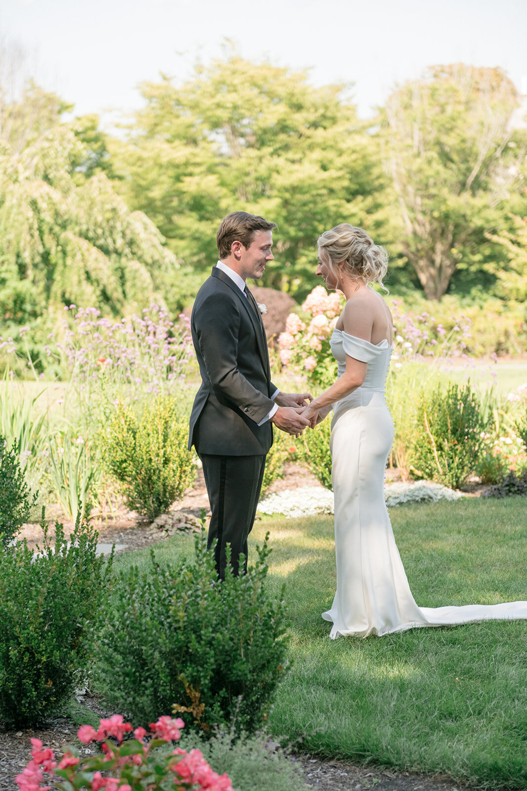 Wedding_Chanler Cliff Walk_Newport Mansions_RI__117HBP_5594©HilaryBlock